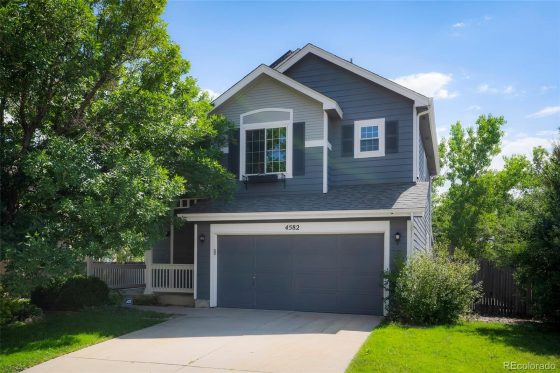 Beautiful, Well-kept Home in Lovely Country Vista